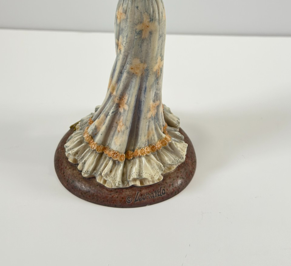 The Leonardo Collection “Summer Bouquet” 1994 Figurine - 8.5” Tall - Image 5