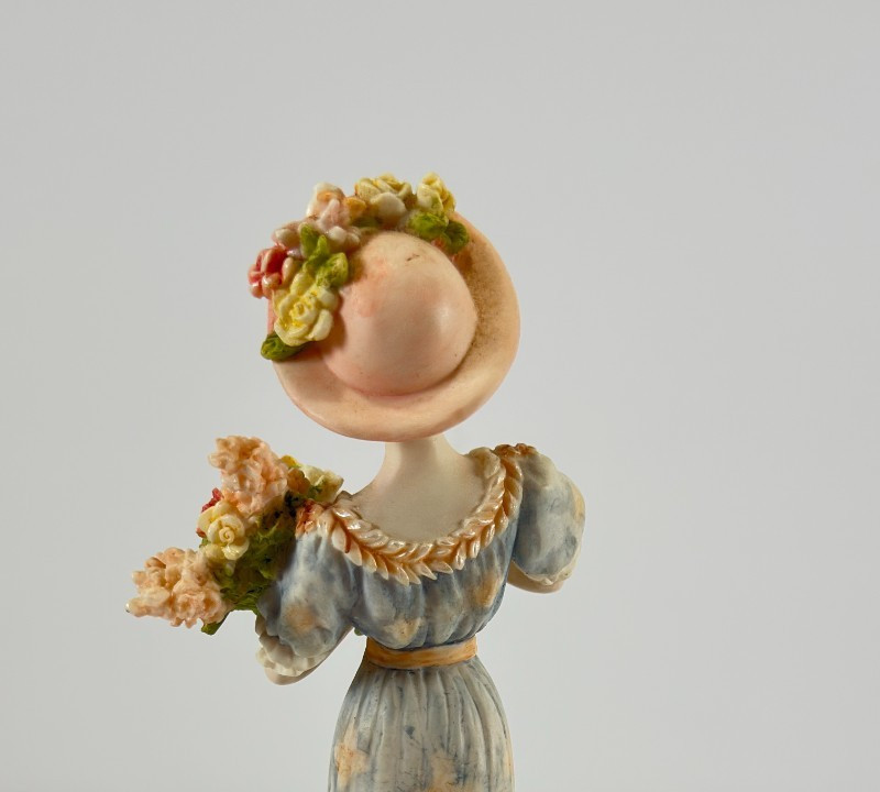 The Leonardo Collection “Summer Bouquet” 1994 Figurine - 8.5” Tall - Image 4