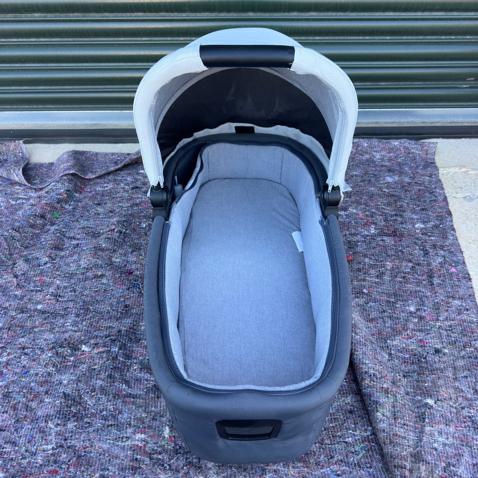 Mamas & Papas Carrycot Flip VT2 Cloud Grey - Image 2