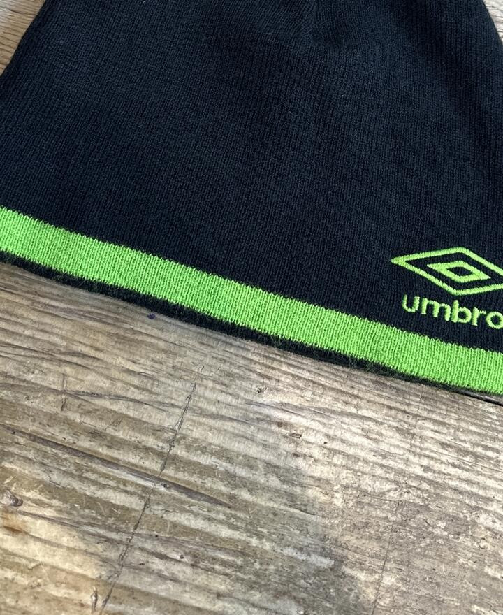 Umbro Black and Green Beanie Hat One Size Fits All - Image 6