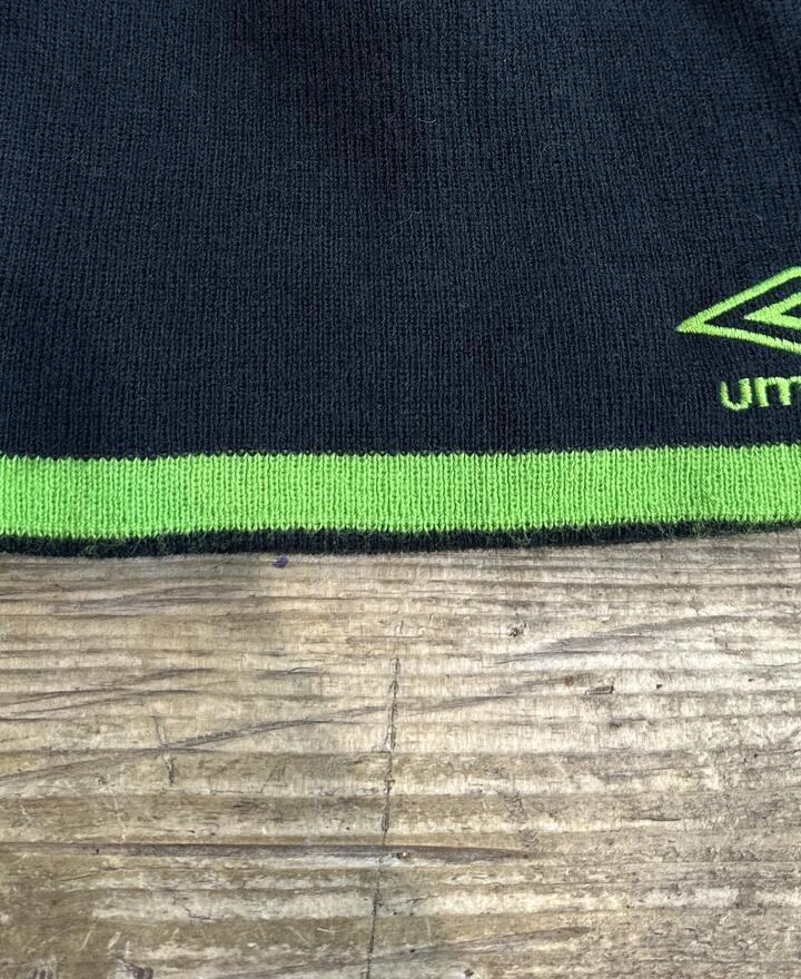 Umbro Black and Green Beanie Hat One Size Fits All - Image 8