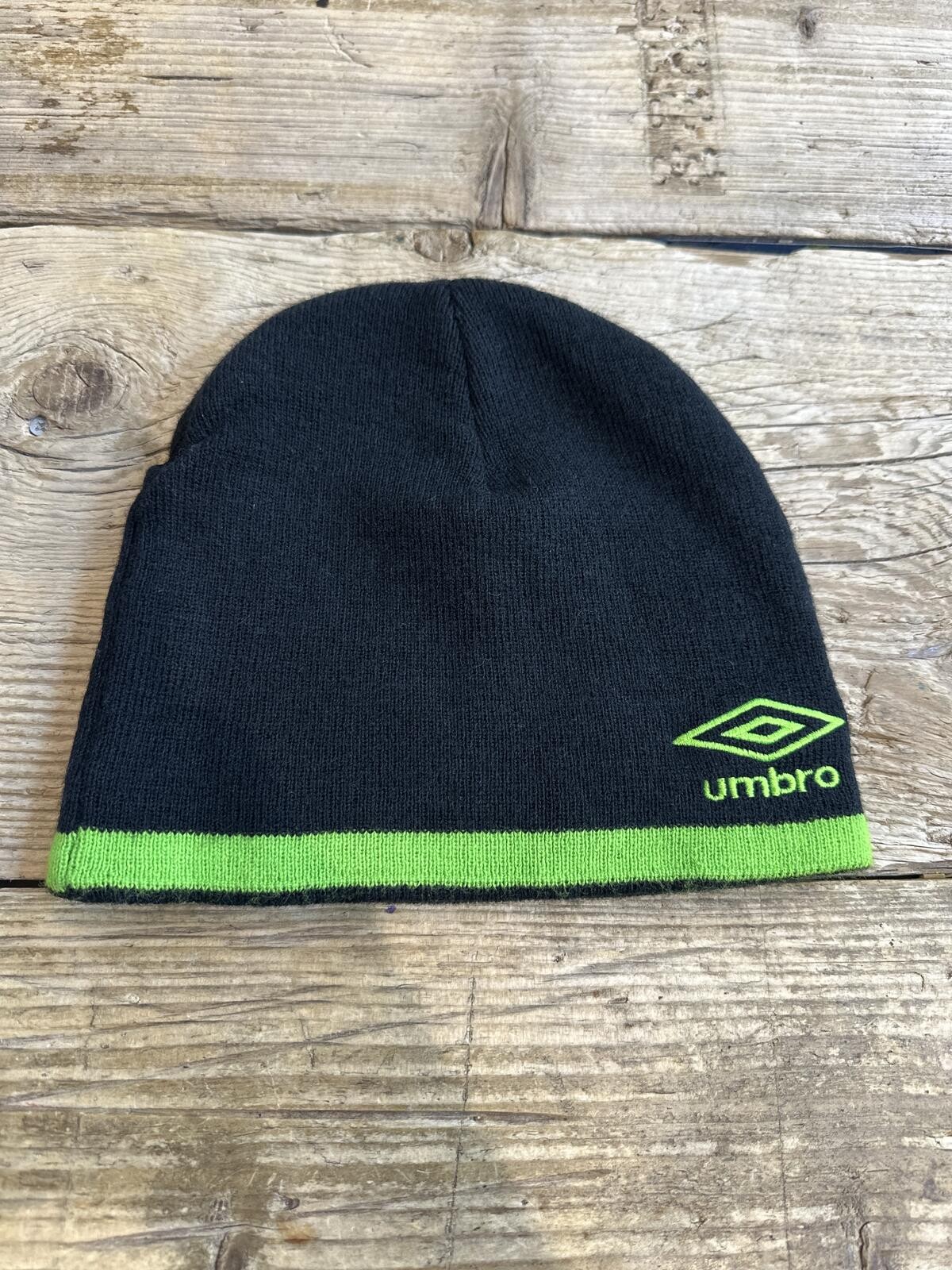 Umbro Black and Green Beanie Hat One Size Fits All - Image 2